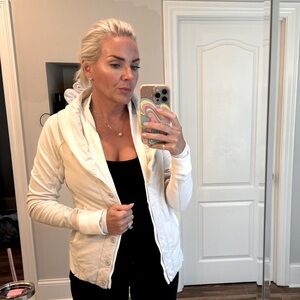 SOLD ☀️ Lululemon varsity style jacket